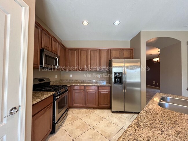 Building Photo - 2825 E Trigger Way