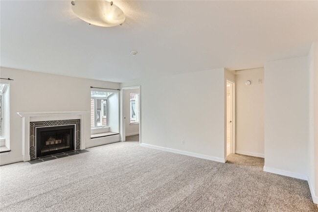 Building Photo - Beautiful 2BR/1BA Condo For Rent!!! Available May 1st - TEXT to TOUR!!!