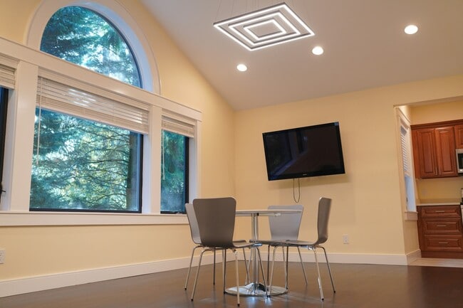 Building Photo - 3839-3136 136th Ave NE