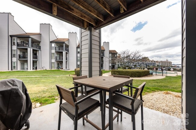 Building Photo - 18861 Vineyard Point Ln