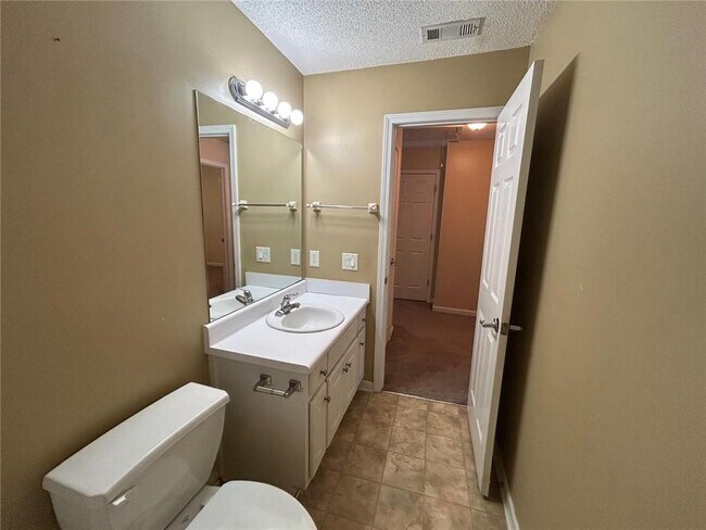 Building Photo - 3233 Glenloch Pl