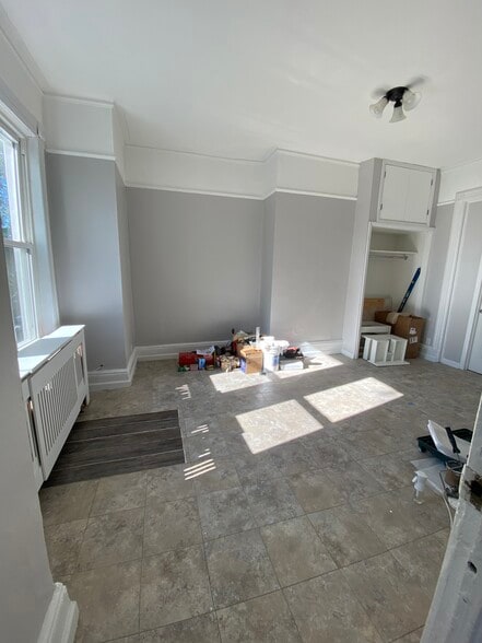 Building Photo - 145 Cornelia St