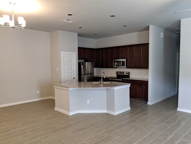 Building Photo - 9721 Grosbeak Ln