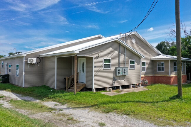 Building Photo - 385 Bayou Dularge Rd