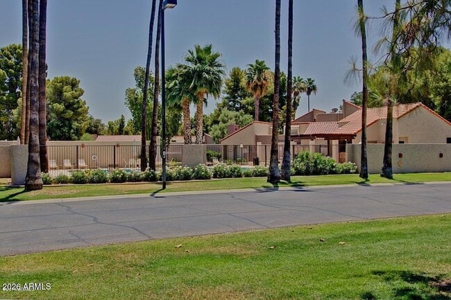 Building Photo - 7340 N Vía Camello Del Norte