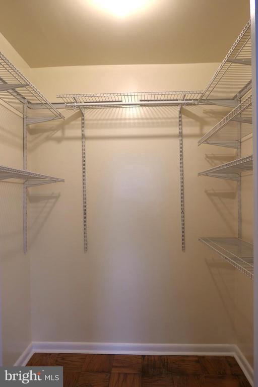 Building Photo - 6631 Wakefield Dr