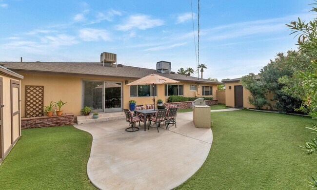 Building Photo - Rates Vary: $4,495 - $9,995