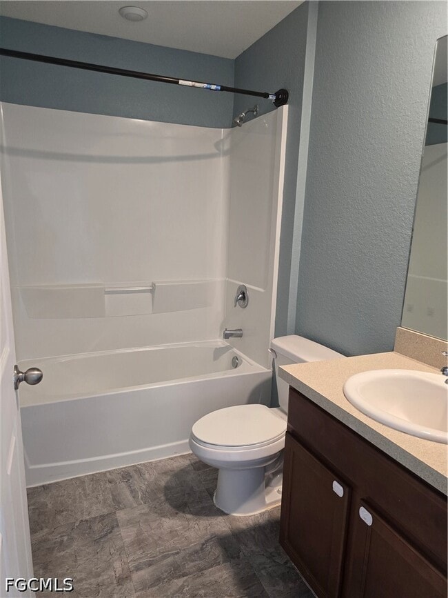 Building Photo - 2122 NE 13th Pl