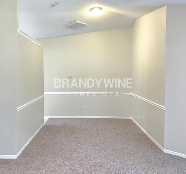 Building Photo - 8592 Bandera Cir W