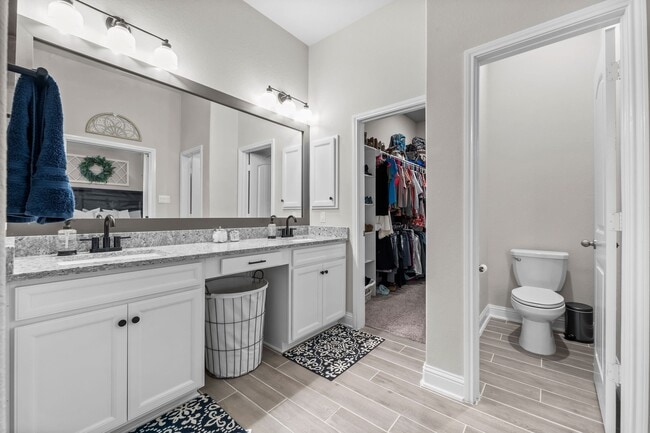 Building Photo - 15414 Greenford Glen Dr