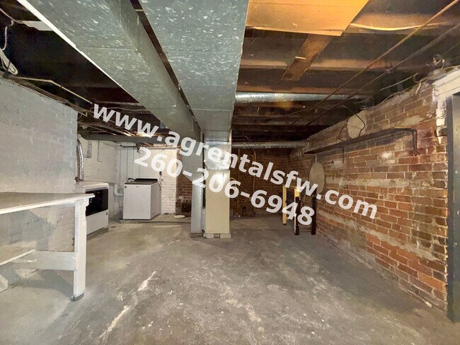 Building Photo - 1829 Broadway