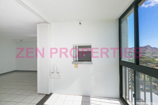 Building Photo - a 2 bdrm, 2 bath unit with 2 prkg at Fairway House for rent
