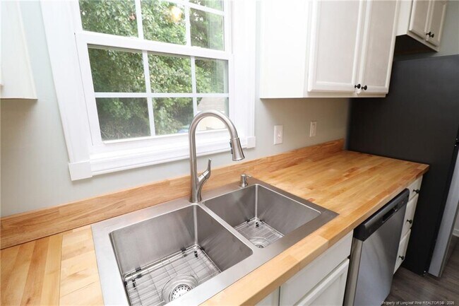 Building Photo - 1041 Parkers Ridge Dr