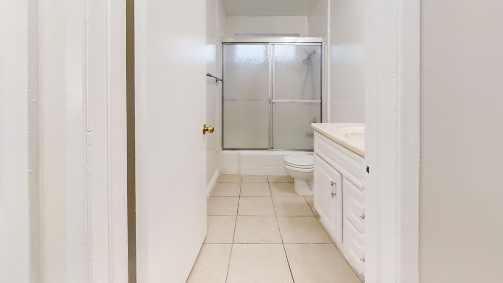 Building Photo - 1210 Amethyst St