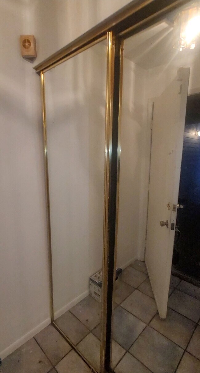 Building Photo - 1303 Morris Ct