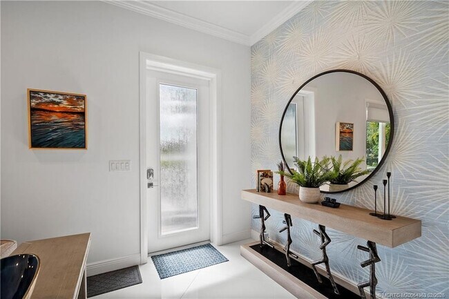 Building Photo - 521 SW Ocean Blvd