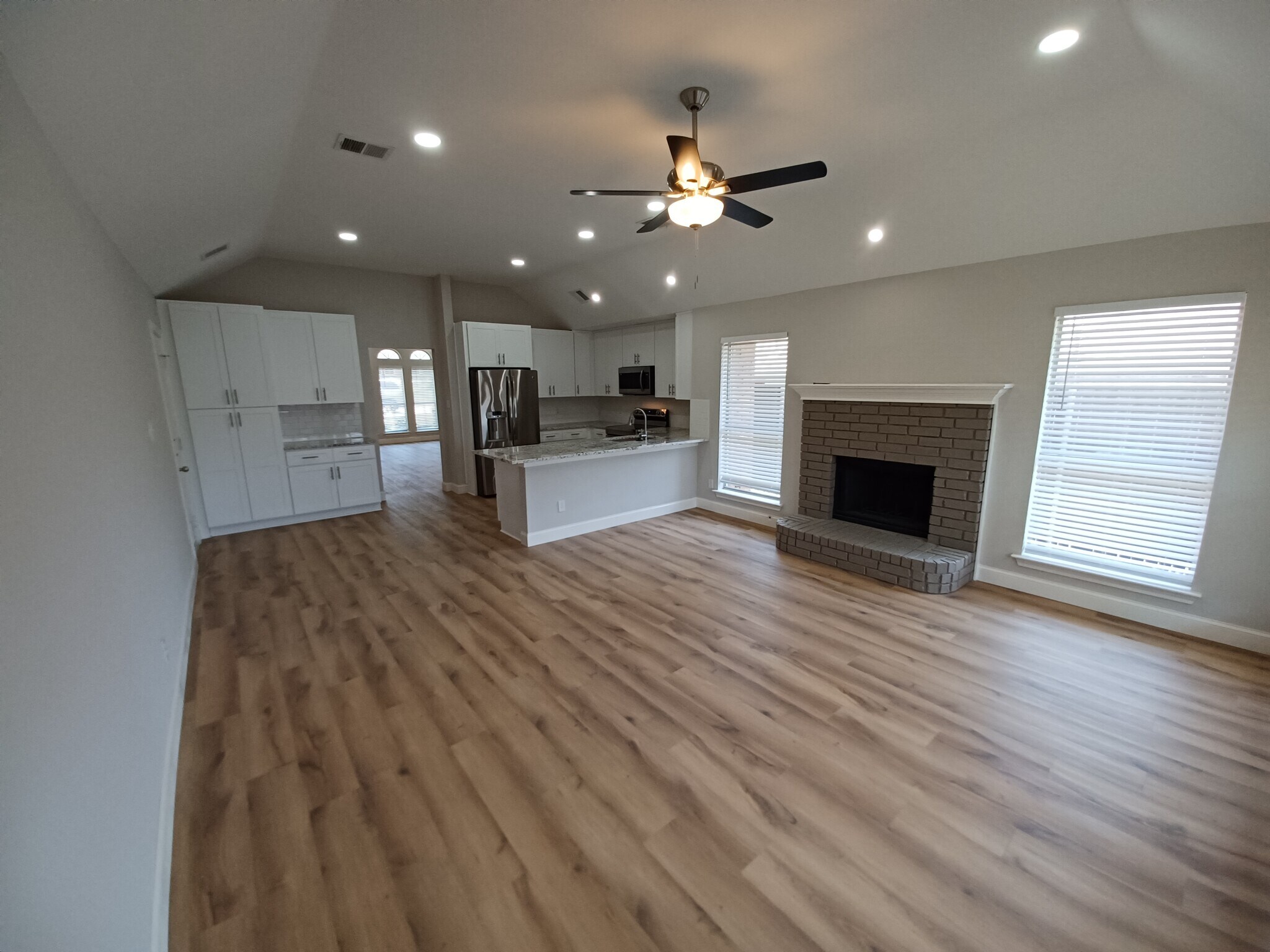 Building Photo - 1118 Emily Ln