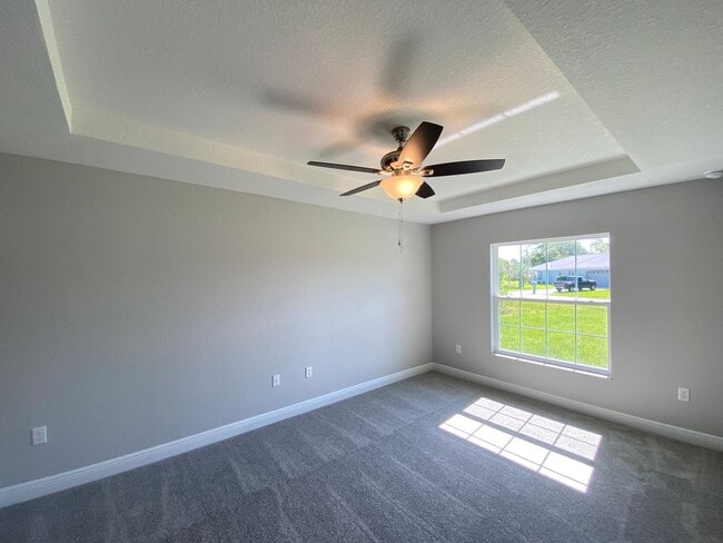 Building Photo - Desirable SW Ocala Neighborhood 4/2/2 *WON...