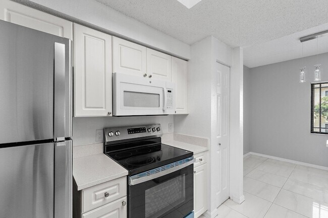 Building Photo - 3019 Alcazar Pl