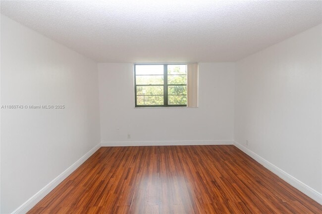 Building Photo - 3100 N Pine Island Rd