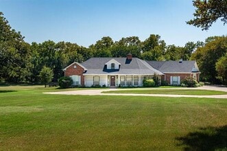 Building Photo - 1380 Meandro Ria Ln