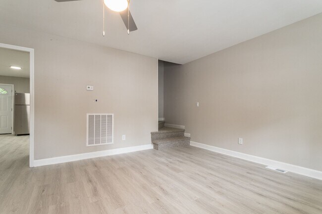 Building Photo - 428 Bashford Rd