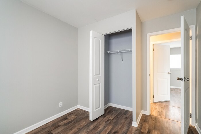 Building Photo - 4694 Palmetto St