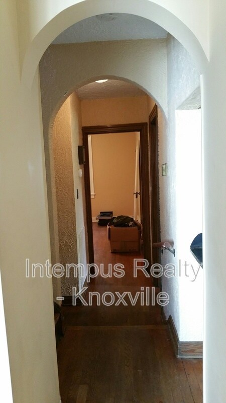 Building Photo - 2103 Fairmont Blvd