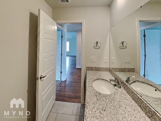 Building Photo - 100 Allen Ct