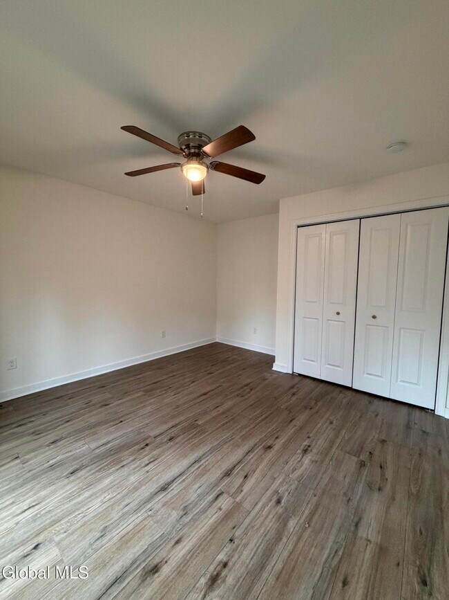 Building Photo - 36 Vly Rd