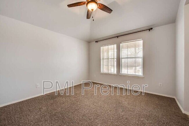 Building Photo - 4005 Ringdove Way