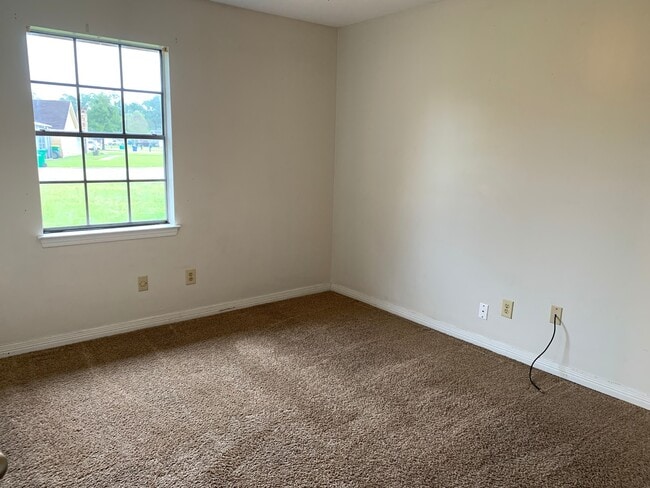 Building Photo - 3-bedroom 2 bath home - St. Martin School District