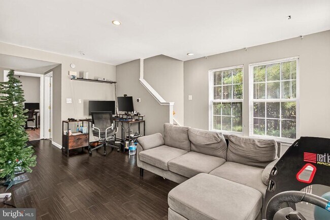 Building Photo - 12415 Selkirk Cir