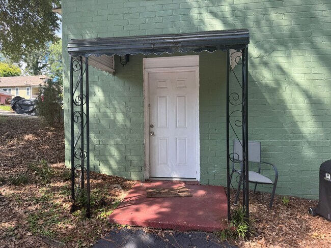 Building Photo - 290 Clisby Pl