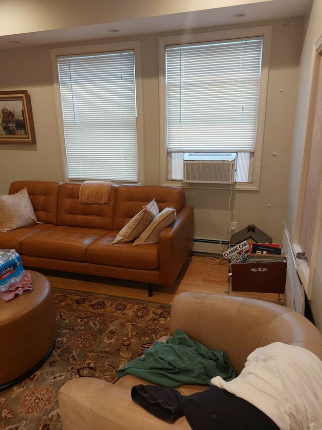 Building Photo - HOT ALLSTON LISTING!!!!