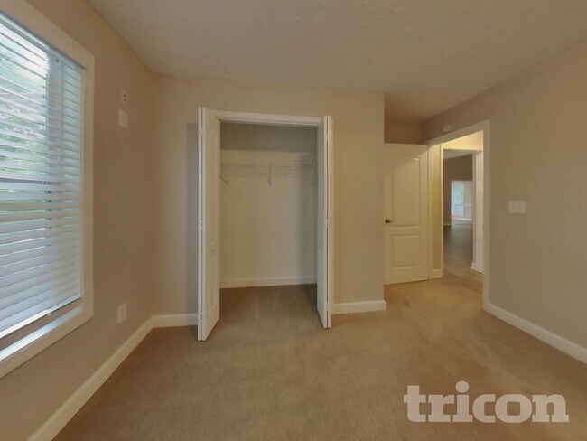 Building Photo - 8870 Mae Ct
