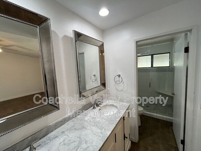 Building Photo - 40588 Clover Ln