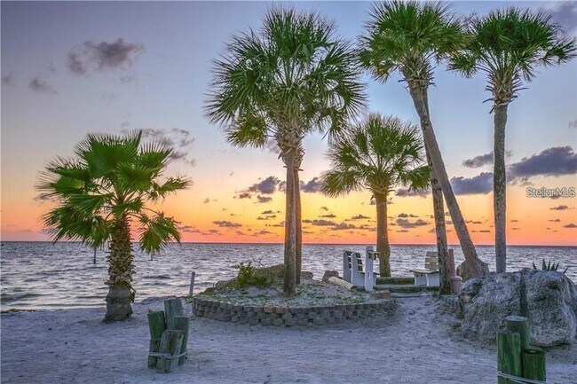 Building Photo - 4930 Getner St