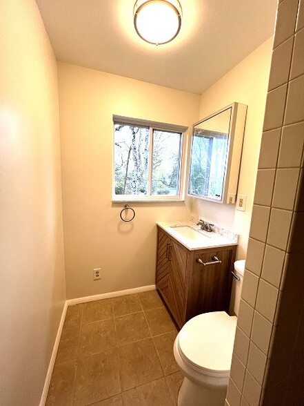 More main bath - 56 Fairway Dr