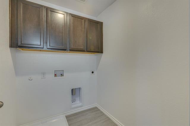 Building Photo - 2816 Bellflower Dr