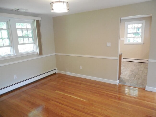 Building Photo - 166 Totten Pond Rd