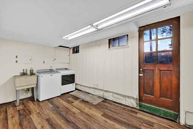 Building Photo - 104 Westowne Rd