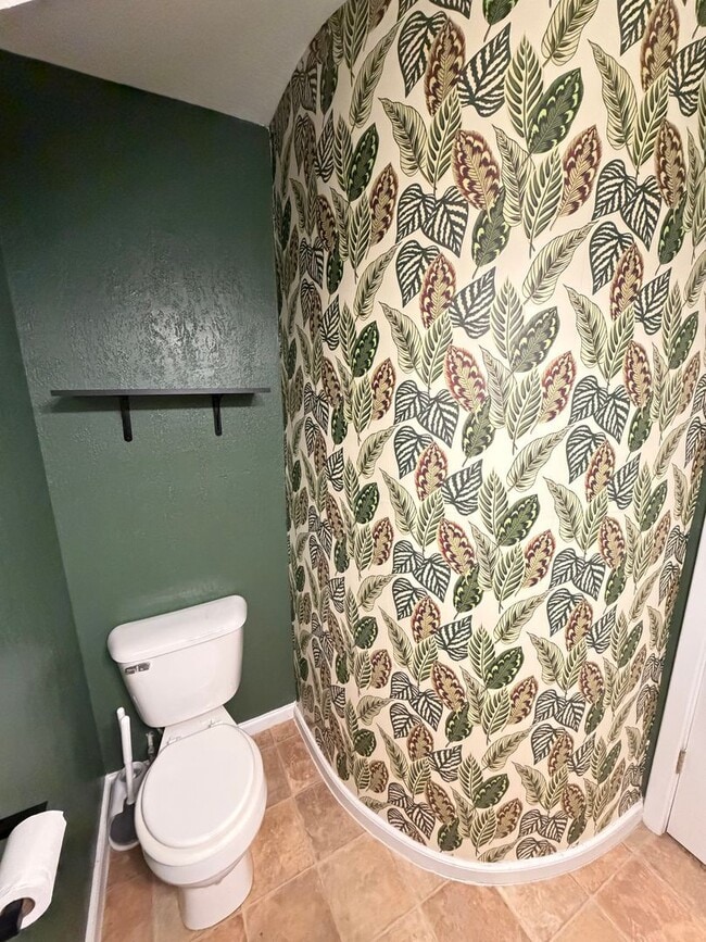 Building Photo - AVAILABLE NOW - 4 bed/1.5 bath Home In Superior