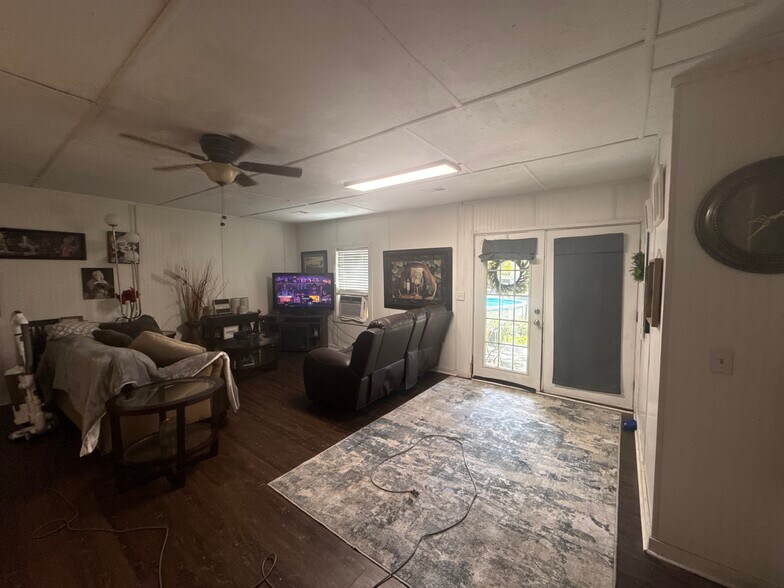 Building Photo - 313 Sage Tree Ct