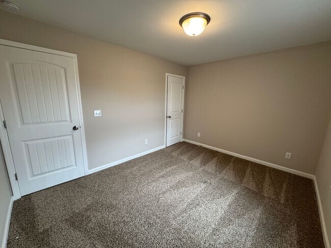 Building Photo - 1503 Gambill Wood Dr