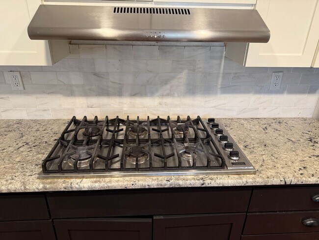 Building Photo - 7164 E 53rd Pl