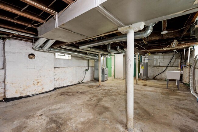 Building Photo - Stunning 3 bedroom home in Pittsburgh avai...
