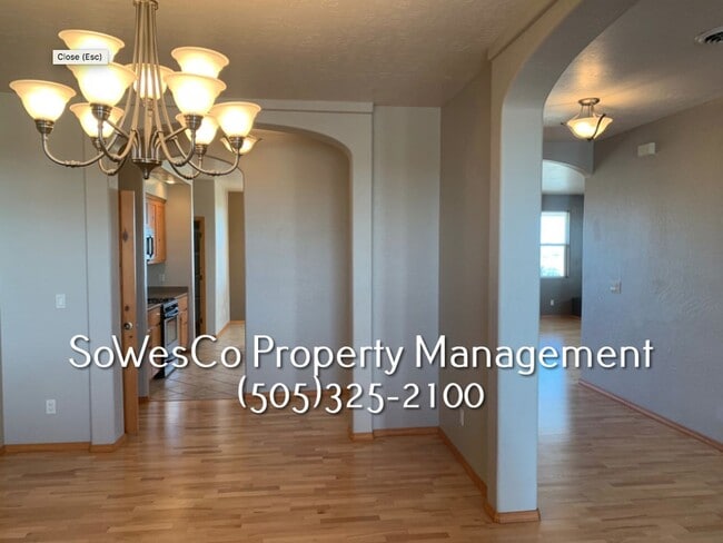 Building Photo - Large Southwest Custom Home!