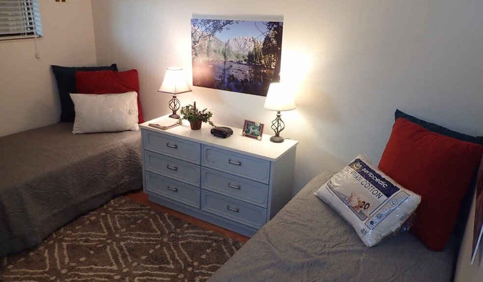 Building Photo - 1305 S Atlantic Ave