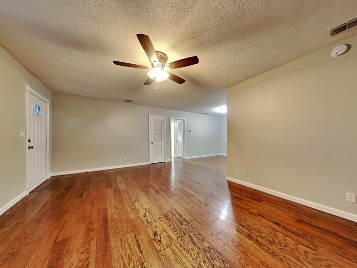 Building Photo - 2896 Capper Rd